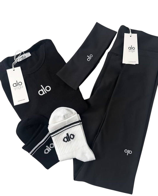 Alo Yoga legging and bandanna